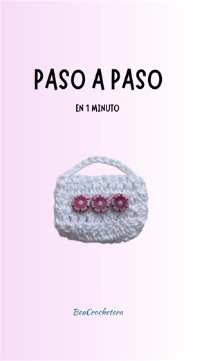 Paso a paso: bolsito blanco con perlitas 👜✨ | Crochet para Barbie En este paso a paso tejemos un bolsito blanco con perlitas, pequeño y delicado, ideal para completar el conjunto. Está realizado en punto alto, es un proyecto rápido y sencillo, perfecto para aprovechar ratitos cortos y disfrutar del crochet sin complicaciones. Un complemento que aporta luz, detalle y un toque especial a cualquier look de Barbie 🤍 Teje conmigo, con calma y puntada a puntada. Tutorial completo en YouTube Para inf