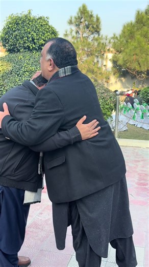 Malik Tariq Awan y Malik Mukaram Jehangir: Colaboración Inesperada