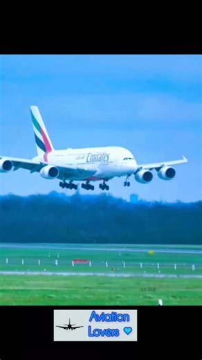 Emirates Airlines Airbus a380 beautiful look smooth landing 🇰🇼✌️✌️👑👑✈️✈️💫💫❣️❣️❤️❤️💝💝💕💕😍😎😎😎💪🥀🥀