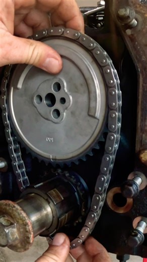 LS Timing chain install #carpart #mechanic #ls #timingchain #cammed #streetcar #chevy #chevrolet