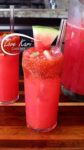 Agua Fresca de Sandía. Let me show you how to make one of the most refreshing drinks, agua fresca de sandia. The weather has been in the 100's lately, this agua is so refreshing perfect 😋 I hope you enjoy this recipe. Please comment down below what recipe you will like to see next. Also, check out our YouTube Channel for more delicious recipes. Link in Bio 😊 AGUA FRESCA DE SANDIA 🍉 INGREDIENTS: ► 1/2 of a watermelon ► 2 cups of water ► 1/2 cup of sugar ► Juice of 1 lime ► Chamoy (optional) it