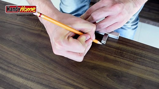 🆕¡Hazlo tú mismo! Nuevo tutorial de instalación de jaladeras para mueble Handy Home. 🏠🚪 Conoce la línea completa de productos descargando nuestro catálogo digital. Aquí 👉http://www.handyhome.com.mx/catalogos/catalogo jaladeras 2019_web.pdf | Handy Home