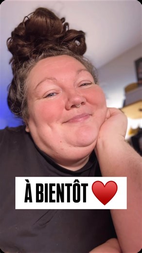 Mathilde on Instagram: "Et comme j’ai pris 3 semaines absolument OFF pendant les fêtes, dites vous que je suis rouillée de chez rouillée donc ça bosse FORT ces derniers jours du côté des ongles et doigts « red flague », pour retrouver en souplesse et dextérité 😅👋🏻 🎶🚌 Allez, viens me voir en TOURNÉE 🥳 27/02 – Angres (62) 06/03 – La Châtre (36) 07/03 – Roissy (95) 08/03 – La Crèche (79) 13/03 – Rennes (35) 15/03 – Saint-Brieuc (22) 18/03 – Dijon (21) 29/05 – Commentry (03) 22/08 – Vicq-Sur-G