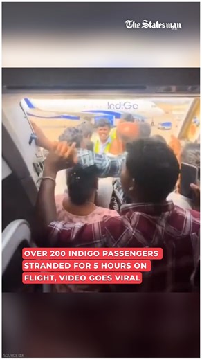 🎥 | Around 200 passengers on an #IndiGoflight endured a difficult wait on Wednesday after their departure from Chennai International Airport was delayed by over four hours. The Singapore-bound aircraft was unable to take off due to above-normal cabin temperatures. Read More- https://www.thestatesman.com/india/viral-video-nearly-200-passengers-forced-to-stay-inside-grounded-indigo-flight-for-over-4-hrs-1503562672.html #viralvideo #Chennai #ChennaiAirport #IndiGo #TheStatesman [IndiGo Flight, Ind