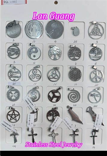 Advanced sense never depends on material, only on texture. This stainless steel jewelry is oxidation-resistant and color-fast, suitable for daily, commuting and dating wear. Simple lines outline delicate silhouette, versatile and temperamental, allowing you to easily hold low-key light luxury style.#steeljewelry #jewelrybrand #satinlesssteeljewelry #wholesalejewelry #jewelrybusiness