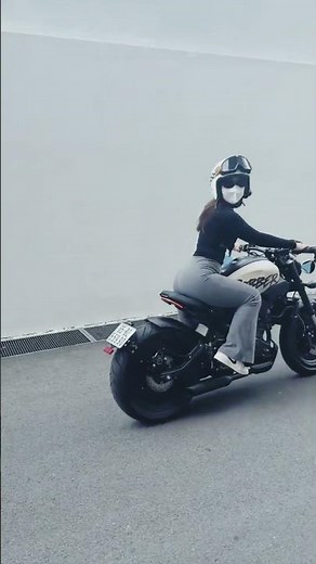 Girl Riding Cruiser Motorcycle 😍 | Boss Lady Vibes 🏍️🔥 | Viral Bike Shorts