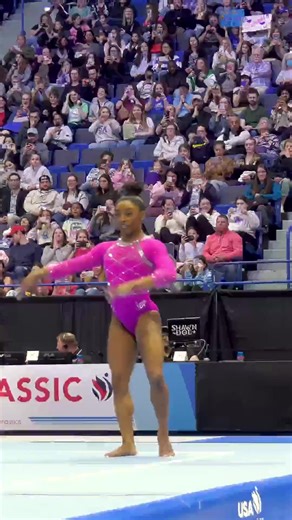Simone Biles 🔥🐐❤️❤️ Slow jumping feels like she's e flying in the air ❤️❤️❤️❤️🥰 #Gym #Workout #Gymmotivation #Gymlifestyle #flexibility #Jump #Jumper | Gymnastics Inspiration