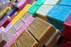 Comment le savon lave-t-il ?