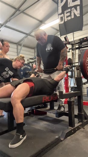 Anne Sheehan on Instagram: "Another awesome Sunday with some great people! Last bench before the @i4fitlongwood meet. I’m already sad prep is over. Opener 385 2nd 425 Thank you to @rortizeltoro I definitely would not be doing this if it weren’t for you. I made my lil “come back” in raw with you and far exceeded my expectations In equipped bench. We need a “bench only” gym that’s open for 3 hours every Saturday from 11:30-2 lol @drthomasoconnor for being the best training partner ever. Your belie