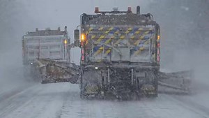357K views · 3.7K reactions | MAJOR LAKE EFFECT SNOW in Jamestown, New York, as 12-24” of snow is likely over the next few days! Plows are hard at work! Storm Chaser Bryce Shelton is live on RadarOmega tracking this! | Max Velocity | Facebook