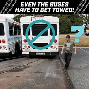 La Petite Academy Bus Got Hooked! | Towtrucker