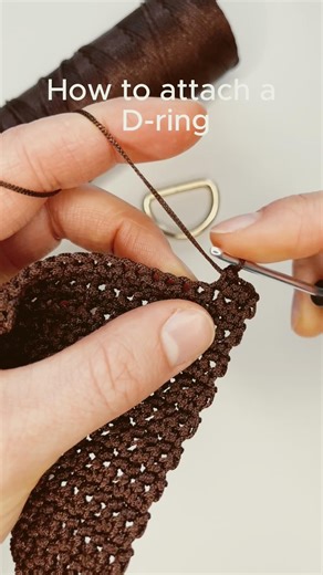 How to attach a D-ring to your crochet piece. #crochet #crochettutorial #crochetbag