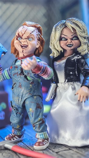 _omega_red_ on Instagram: "NECA Ultimate Chucky & Tiffany “Bride of Chucky” Action Figure Unboxing @necaofficial #chucky#brideofchucky#necatoys#necaofficial#necafigures#necafanfoto#articulatedcomicbookart#toyplanet#toycommunity#toycrewbuddies#ToyGraphyID#toyark#toypop3#toyelites#weareagelessgeeks#beyondthetoys#omegaredig"