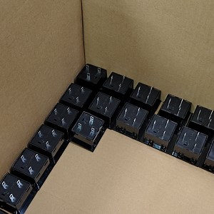 [Hot Item] 16A 300V Power Distribution Unit with Smart Energy Monitoring