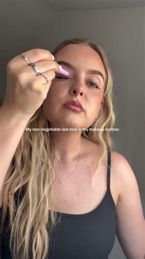 The perfect multi-use product for a last minute glow ⭐