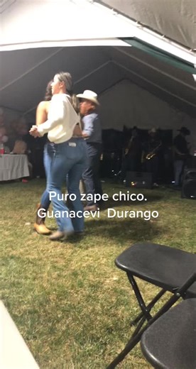Puro Zapateado: Socializing Under the Tent in Durango