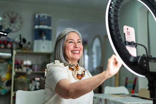 7 Best Mature Beauty YouTube Channels To Follow