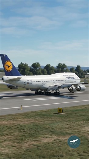 Queen of the Skies Touchdown! Lufthansa B747 🛬💨 #AvGeek #FlightSim
