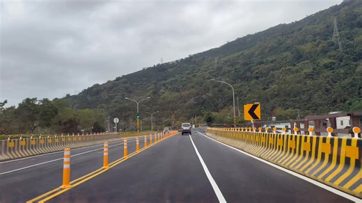 上午11:00左右行走馬太鞍溪鋼骨便橋。今天上午10點開通，感謝施工團隊沒日沒夜的趕工，謝謝您們的付出。 @所有人 | 黃家榮