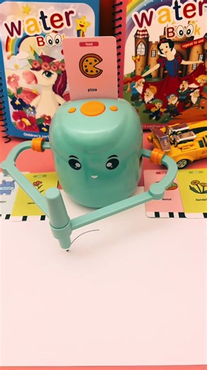 Robot Spielzeug. #spielzeug #momsoftiktok #tiktokmademebuylt #spielzeugfürkinder #robot