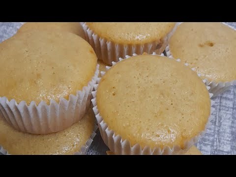 Try This Insanely Delicious Maple Syrup Cupcake Recipe!