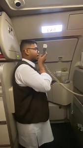 📌 الخطوط الجوية الليبية Libyan Airlines تحتفي بذكرى مولد خير الأنام على متن رحلاتها ✈️ إيمانًا بمكانة مولد سيد الكائنات سيدنا محمد ﷺ، وفي أجواء من #البهجة #والسرور، شهدت إحدى رحلات #الناقل_الوطني #الخطوط_الجوية_الليبية القادِمة إلى #مطار_بنينا_الدولي بمدينة #بنغازي، احتفالًا مميزًا بمشاركة ثُلّة من حفاظ #القرآن_الكريم العائدين من الدورة التدريبية بالأزهر الشريف – مقر الرابطة العالمية لخريجي الأزهر #بالقاهرة. وبطلب من الكابتن ومدير طاقم الضيافة، ألقى الشيخ الفاضل #ظافر_المدني قصيدة في مدح المصطف