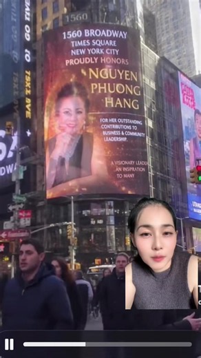 Nguyễn Phương Hằng – tên tuổi người Việt xuất hiện giữa Quảng trường Times Square, New York 🇺🇸✨ Một khoảnh khắc khiến nhiều người bất ngờ và tự hào!” #NguyenPhuongHang #TimesSquare #NewYork #NguoiVietNam #TuHaoNgườiViet 