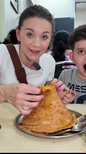 Foreigners eat DOSA in MUMBAI! Here's what we thought..