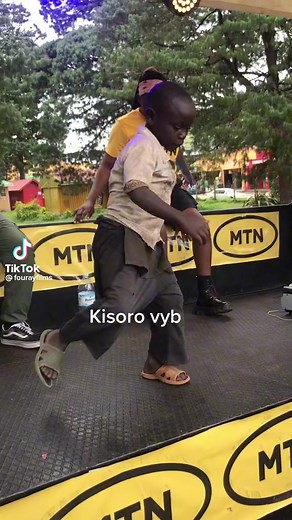 Abamu kubalya abalara babano ani akusingide okuzina 🤣 | Ras Media Tv