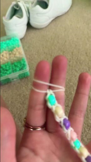how to make a loom and pony bead bracelet!