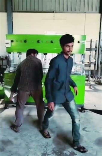 Areca Plate Making Machine in Action | Eco-Friendly Plates Production|Cheran engineering|smallideas