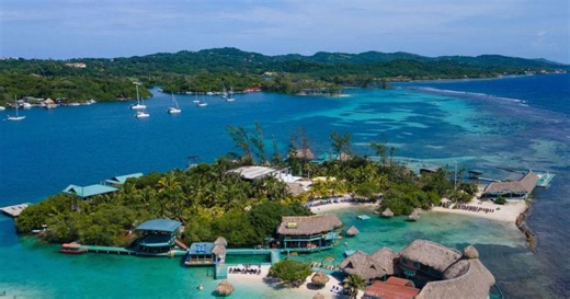 Estudio internacional corona a playa hondureña como la más relajante del mundo