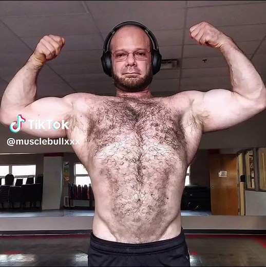#bodybuilding #muscle #hairymen #musclebull #doublebiceps #latspread