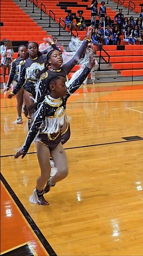 🖤💛 Walk Through Majorettes #cheer #cheerleading #dance #school #students