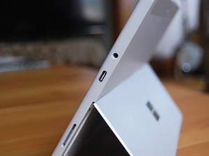 Do Surface Go, Go 2 USB-C ports support Thunderbolt 3?
