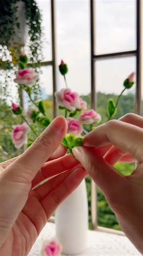 #OldIronKnowledgeEncyclopedia #KnowledgeForNewYear Tutorial on Multi-Headed Rose Buds with Pipe Clea