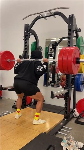 Saving squats towards the end of the workout! Abduction machine, hip thrusts, curls, & back squats