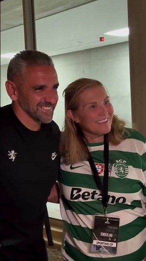 Dolores Aveiro marcou presença no último jogo do Sporting no estágio do Algarve. 😄