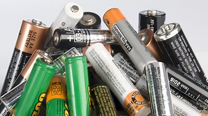 How do batteries work?