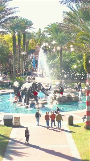 The best gift isn’t under a tree, it’s time together. 🎁 Take a road trip to New Orleans for Holidays at Audubon and make memories that shine at Audubon Zoo & Audubon Aquarium. Festive lights, Scuba Santa, and NOLA joy make it a holiday worth the drive! | Audubon Nature Institute