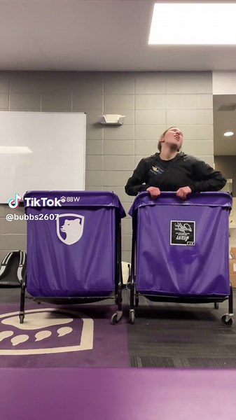 High School Musical bloopers🤓 #highschoolmusical #lockerroom #laundry #basketball