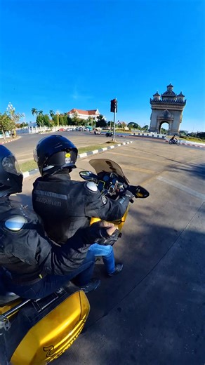 "Seumur hidup itu memang lama, jadi kahwinlah dengan lelaki yang tak pernah biarkan kau rasa sorang2 tak kira masa urus rumah, jaga anak, atau tanggung diri sendiri. Sebab rasa sorang-sorang lepas kahwin tu jauh lebih berat & sakit daripada sorang-sorang sebelum kahwin." #suebundlecheras #fyp | Sue Ziana