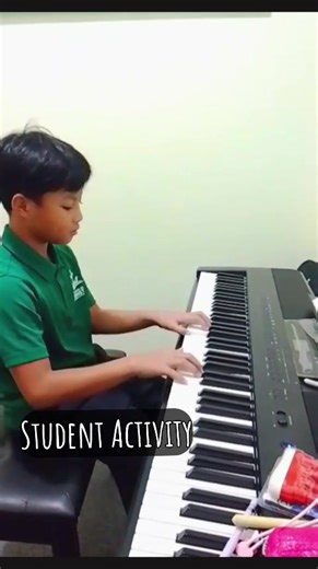 🎵 Banyak Anak Suka Musik… Tapi Tidak Semua Mendapatkan Tempat yang Tepat untuk Berkembang. Di Genius Music School, kami membantu anak menemukan bakat, percaya diri, dan keberanian tampil di depan publik melalui pembelajaran musik yang menyenangkan dan terarah. 🌟 Keunggulan belajar di Genius Music School: 🎹 Metode belajar menyenangkan & mudah dipahami 🎤 Kesempatan tampil di Konser & Event Musik 🥁 Dibimbing instruktur berpengalaman 🎸 Cocok untuk anak-anak, remaja, hingga dewasa 🎶 Kelas yang