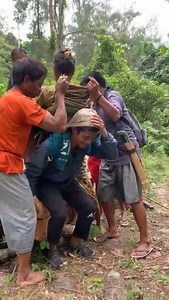 475 reactions · 319 shares | Relawan Wiz adalah pahlawan tanpa tanda jasa, mereka rela meninggalkan keluarga demi menolong sesama, mereka tidak pernah meminta balasan hnya doa yg mereka butuh..semangat bagi kalian relawan semoga Allah membalas kebaikan kalian爐 #Relawan #fyp | Nova Susanti Hamzah | Facebook