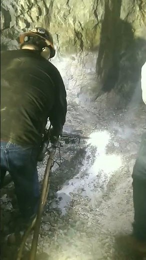 Hard Rock Gold Mining - Drilling Lifters With Jackleg