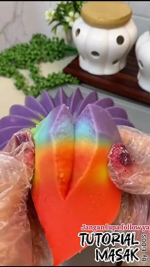 TUTORIAL MASAK BY: EiDOS 🍳 on Instagram: "Tutorial kue secantik ini cuma dari roti tawar Update video silahkan Follow my TikTok: @tutorial_masak_by_eidos #pudingroti #fyp #trandingpost♥️ #jiwonkchopper #reels #masakan #tutorialmasak #makanenak #idejualan #idejualanmakanan #indonesia"