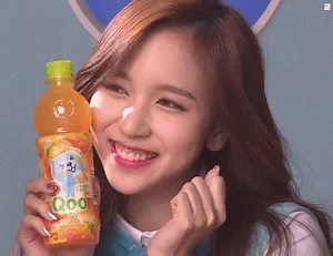 6.9K views · 1.4K reactions | 190408 #MINA @ Qoo Commercial Behind the scene Bạn nhỏ cười tít cả mắt như hình trên chai nước  Quay quảng cáo mà đáng yêu quá chừng~ Full video: https://youtu.be/SBL-mY6Dnb4 Cre gif: kun_once #MYMINAvn | MYMINAvn - TWICE Mina 미나 Vietnamese Fanpage | Facebook