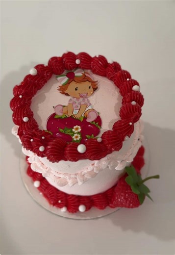 Delicious Strawberry Shortcake Smash Cake Recipe