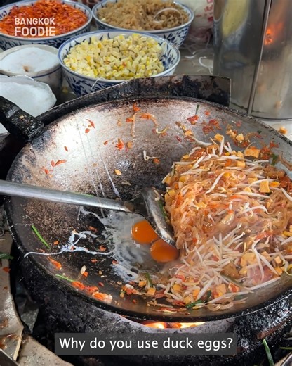River Prawn Pad Thai 😍 | Bangkok Foodie