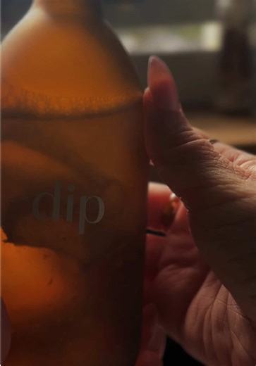 💧✨ Watch how easy it is to refill and use the Dip cleaning spray — no plastic waste, just a powerful clean every time. Sustainable cleaning made simple with @dip . If you fancy giving them a try, you can get 20% off with EMMA20 👉 wearedip.co.uk/discount/EMMA20 #EcoFriendlyLiving #KitchenTips #SustainableSwaps #GreenCleaning #EcoHome